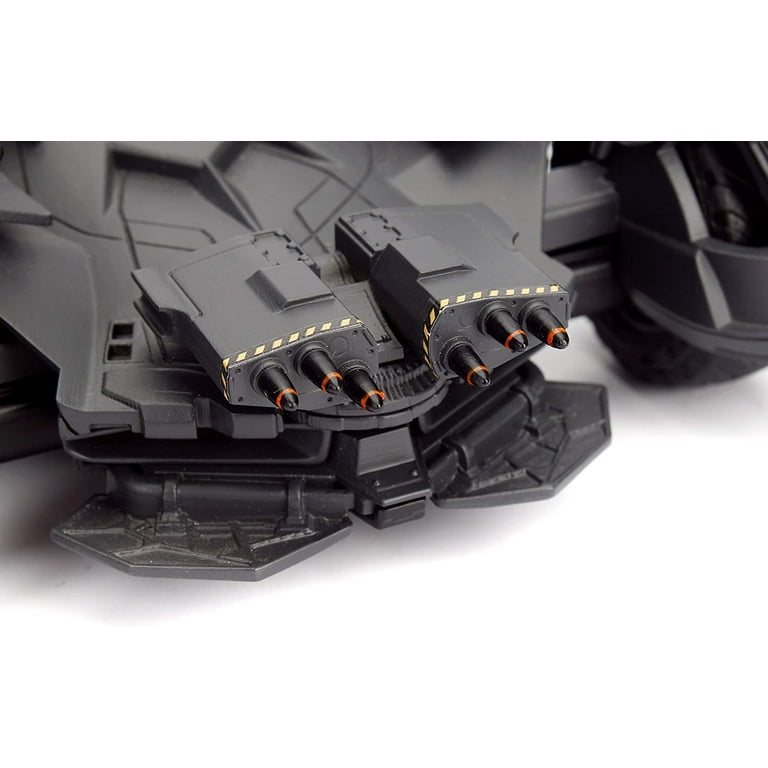 ミニカー 1:24 2017 JUSTICE LEAGUE BATMOBILE 2017 Justice League Batmobile with diecast Batman Figure 1