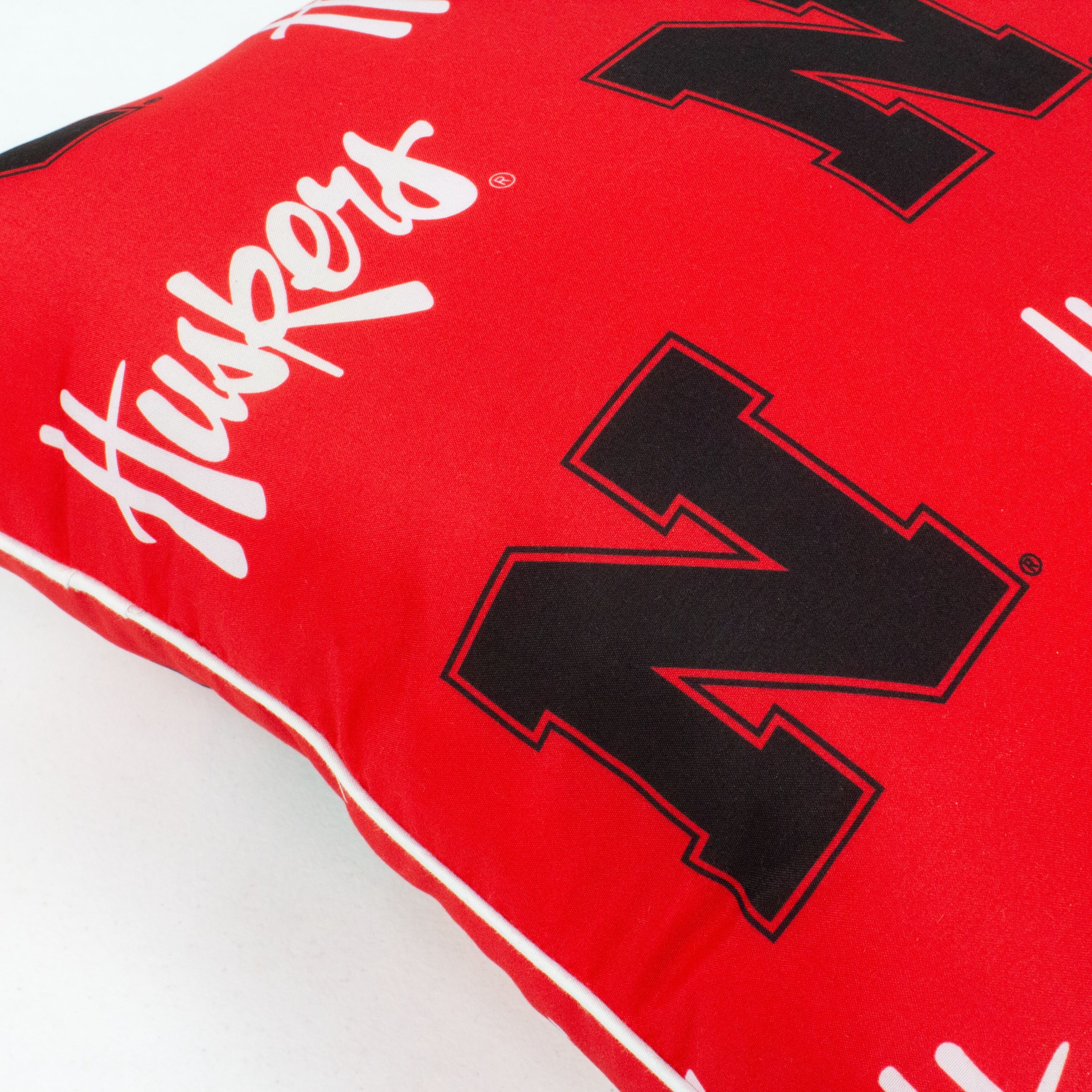 Nebraska Cornhuskers 16" x 16" Decorative Pillow Pair