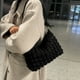 thumbnail image 4 of Bolso Hombro para Mujer Lona Plisada Bubble Cloud Underarm Bag Casual Tote (Negro), 4 of 9