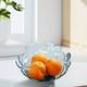 thumbnail image 4 of Bandeja de pétalos huecos para frutas, ideal para el hogar, la sala de estar, la mesa de centro o como bandeja para dulces y aperitivos. Diseño plegable de 2 niveles con estructura metálica., 4 of 9