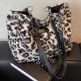thumbnail image 1 of La Axila Bacina para Mujeres Con Leopardo Bolsas Mano, 1 of 9