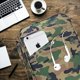 thumbnail image 3 of Bolsa de almacenamiento con asa para libros con diseño de camuflaje verde militar para hombre, 3 of 4