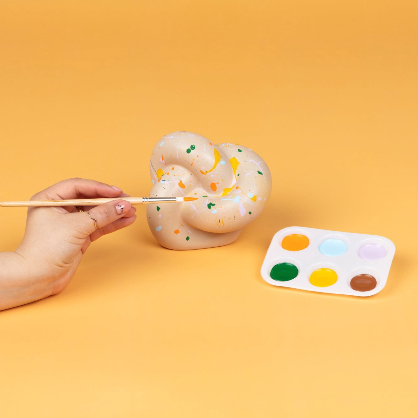 Hello Hobby Paintable Base Knot, White Ceramic 5"