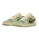 thumbnail image 1 of Zapatillas de baloncesto Air 1 Low OG blancas, azules hielo, clásicas, blancas, negras y rojas, unisex, cómodas, con correa, estilo retro, informales, de caña baja, 1 of 4