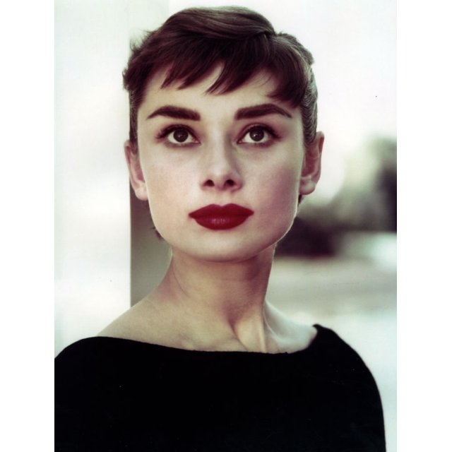 Poster Maxi AMBROSIANA - Audrey Hepburn (Colazione Da Tiffany) - Formato 61x91,5 Cm, Carta Certificata FSC