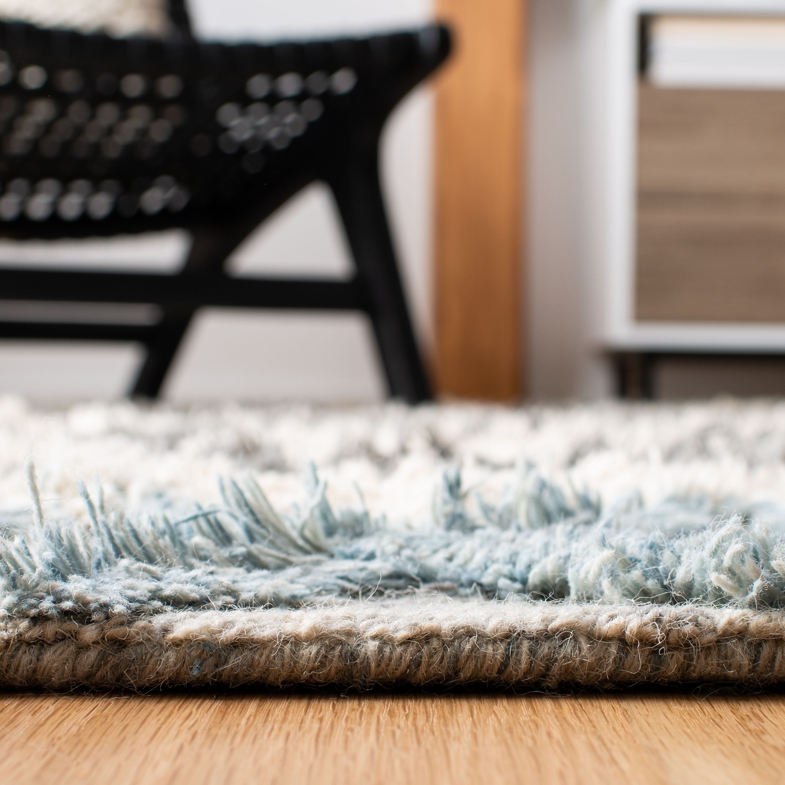 SAFAVIEH Kenya Melvin Diamond Wool Area Rug, Ivory/Gray, 7' x 7' Square