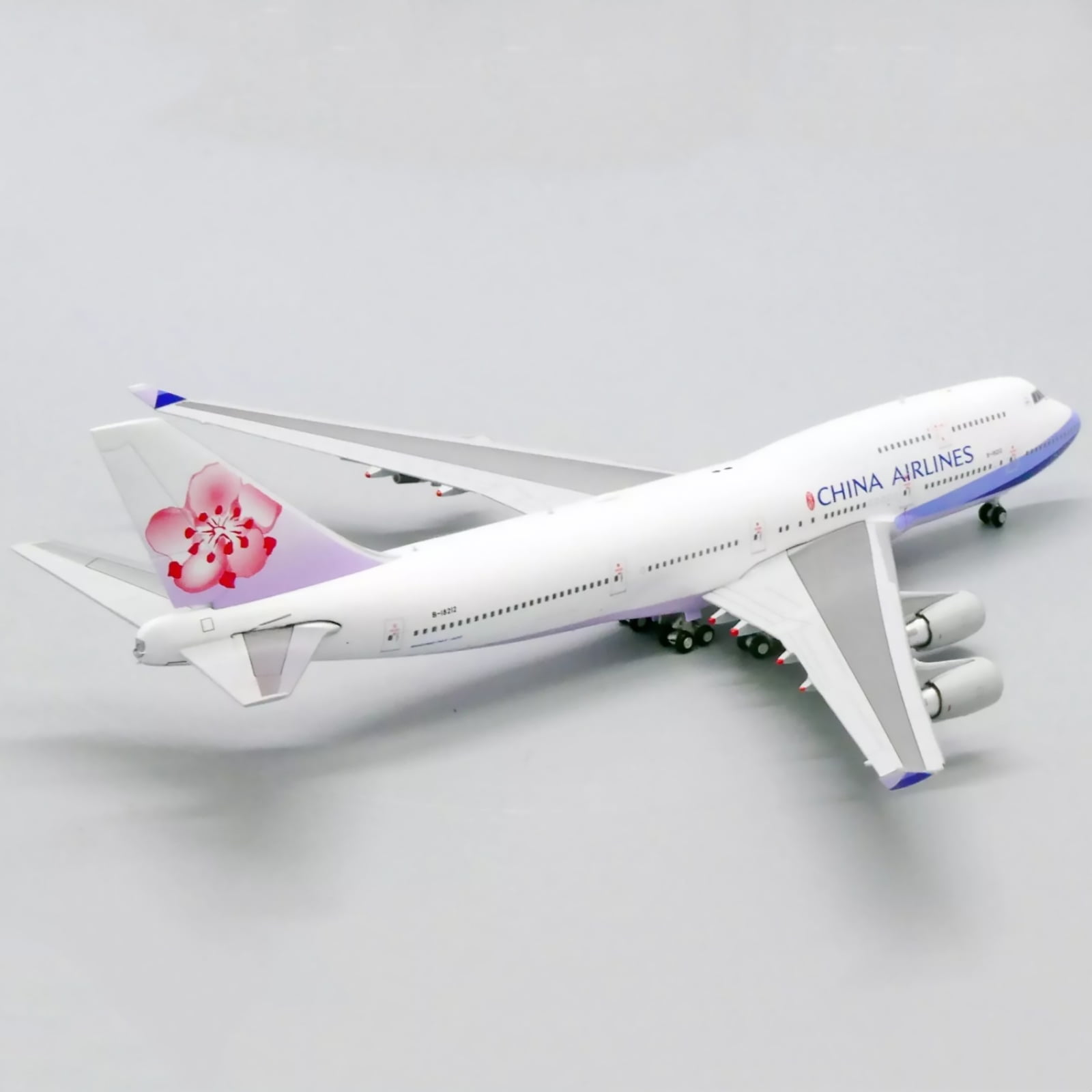 China Airlines B747 Diecast Model Airplane 1:350 Scale Perfect Desk Decor for Aviation Fans