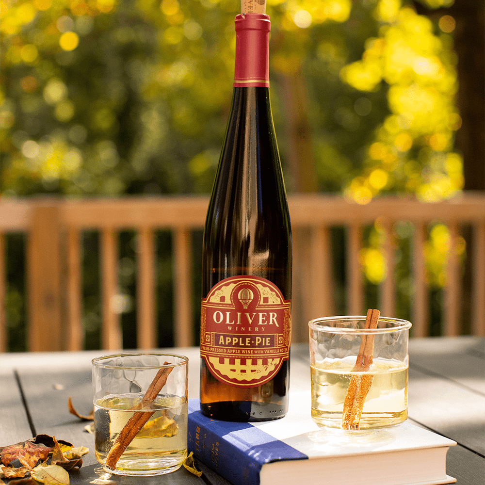 Oliver Apple Pie Wine, Indiana, 8.3% ABV, 750ml Glass Bottle