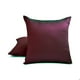 thumbnail image 3 of Fundas de almohada decorativas HomeCentric en fucsia y verde (paquete de 2, 60 x 60 cm), de seda lisa, para sofá, hotel, sala de estar y dormitorio. Estilo moderno liso. Lujo en verde fucsia., 3 of 8