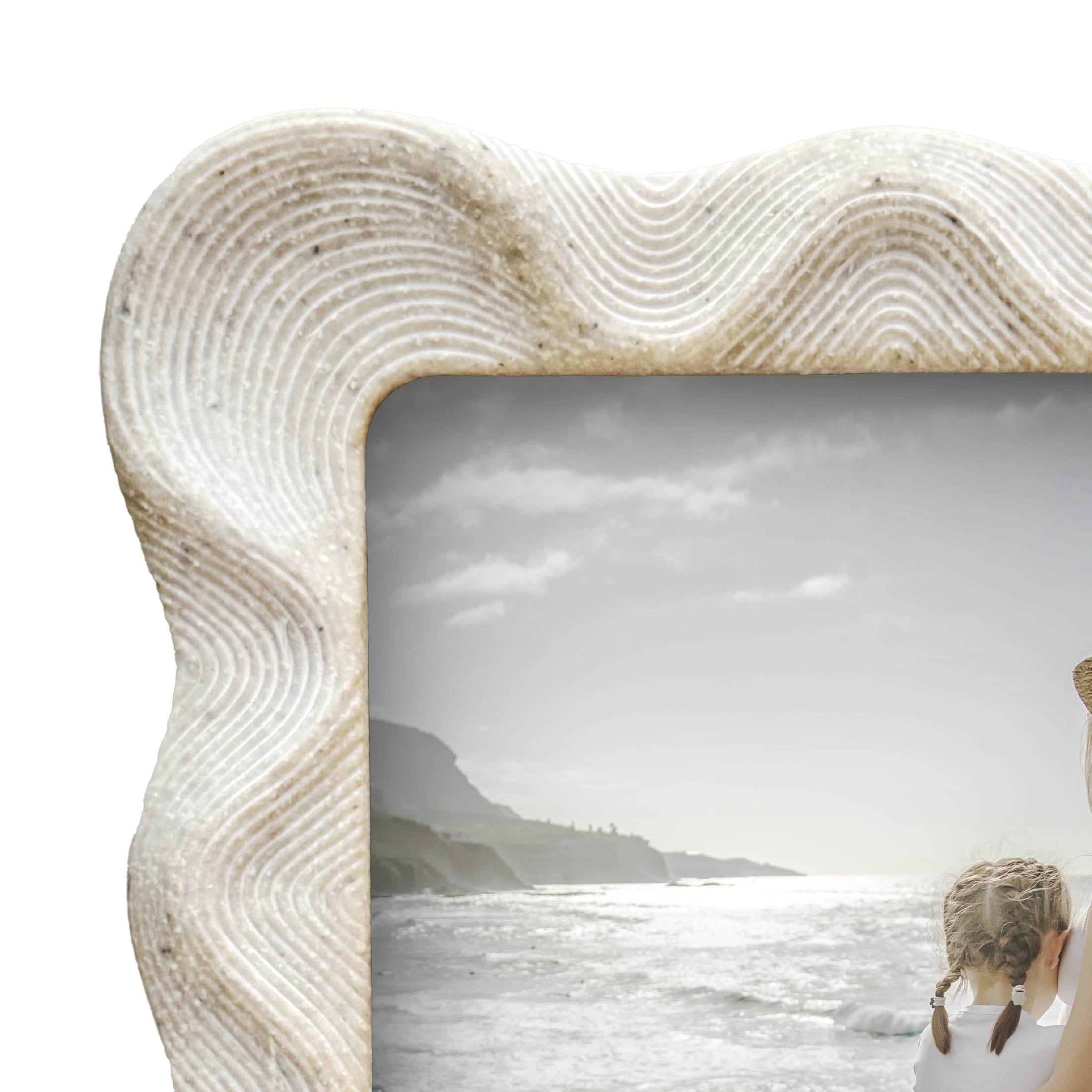 OneDesign Home Wavy Artisan 5x7 Sandstone Picture Frame