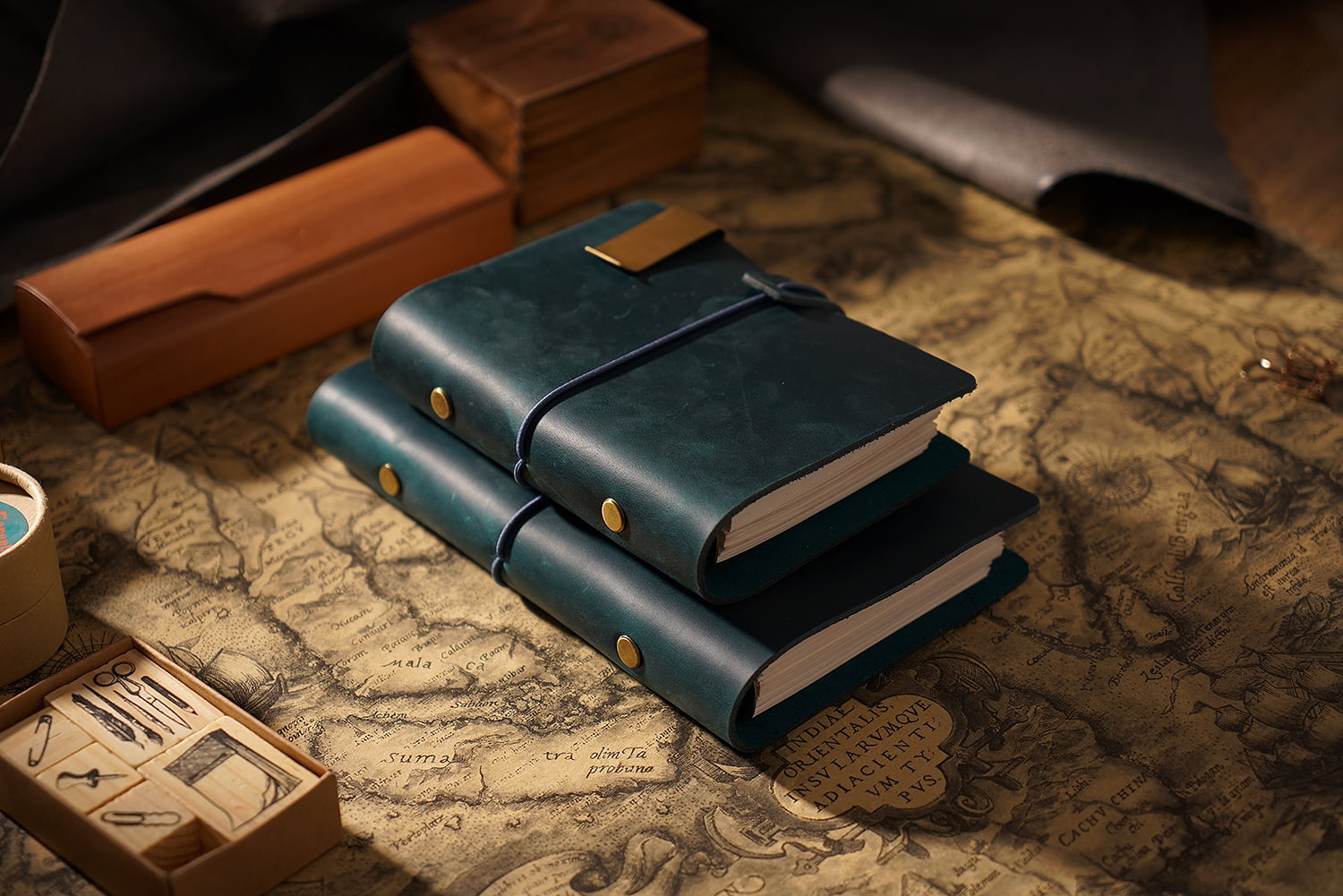KISSKI·H Olvido A5 Refillable Leather Journal Writing Notebook, Vintage Planner Binder Notebook with Wrap Strap, 6 Ring Binder Travelers Diary Notebook, Gift for Women/Men, Blue