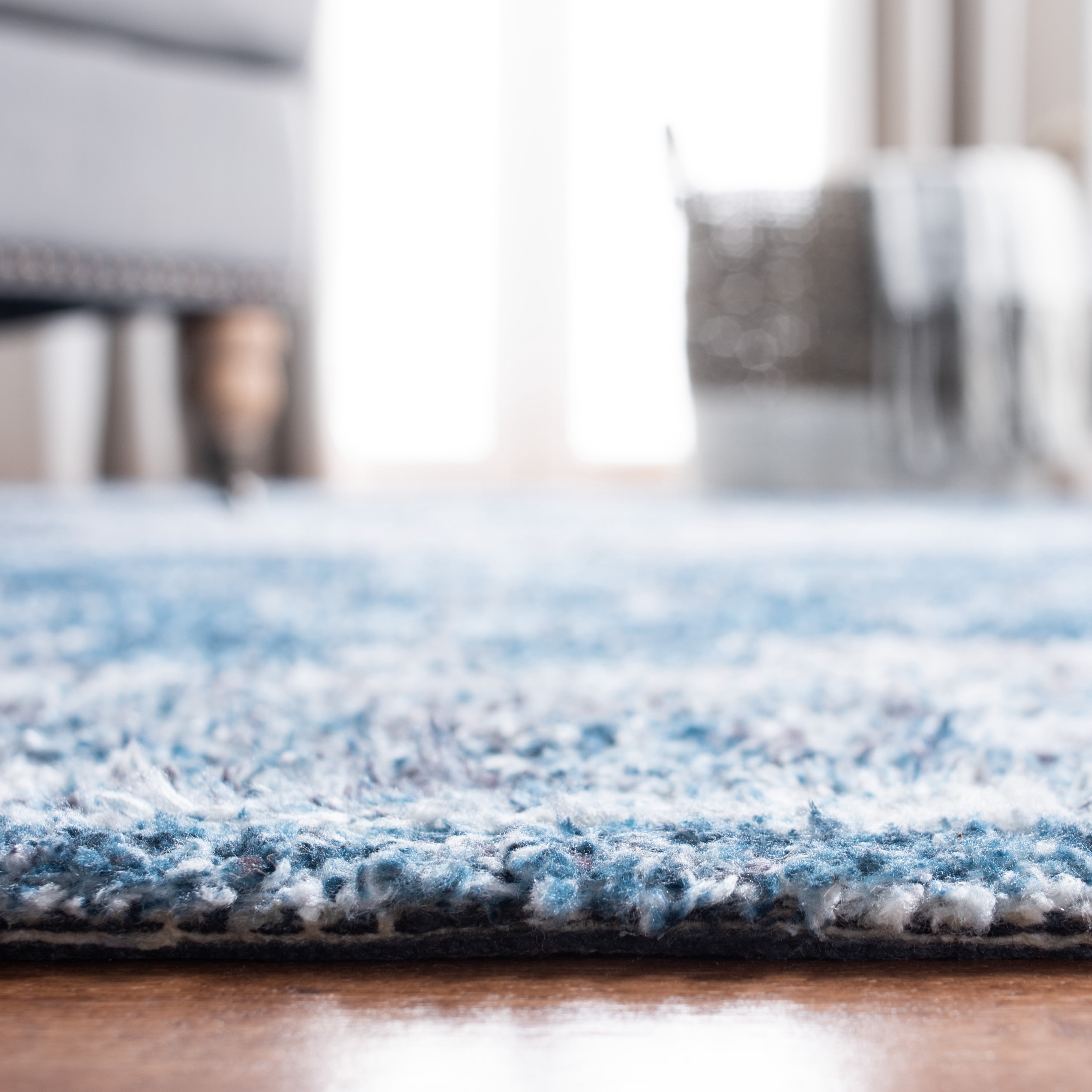 SAFAVIEH Classic Vintage Ramona Medallion Area Rug, Blue/Grey, 6' x 6' Square