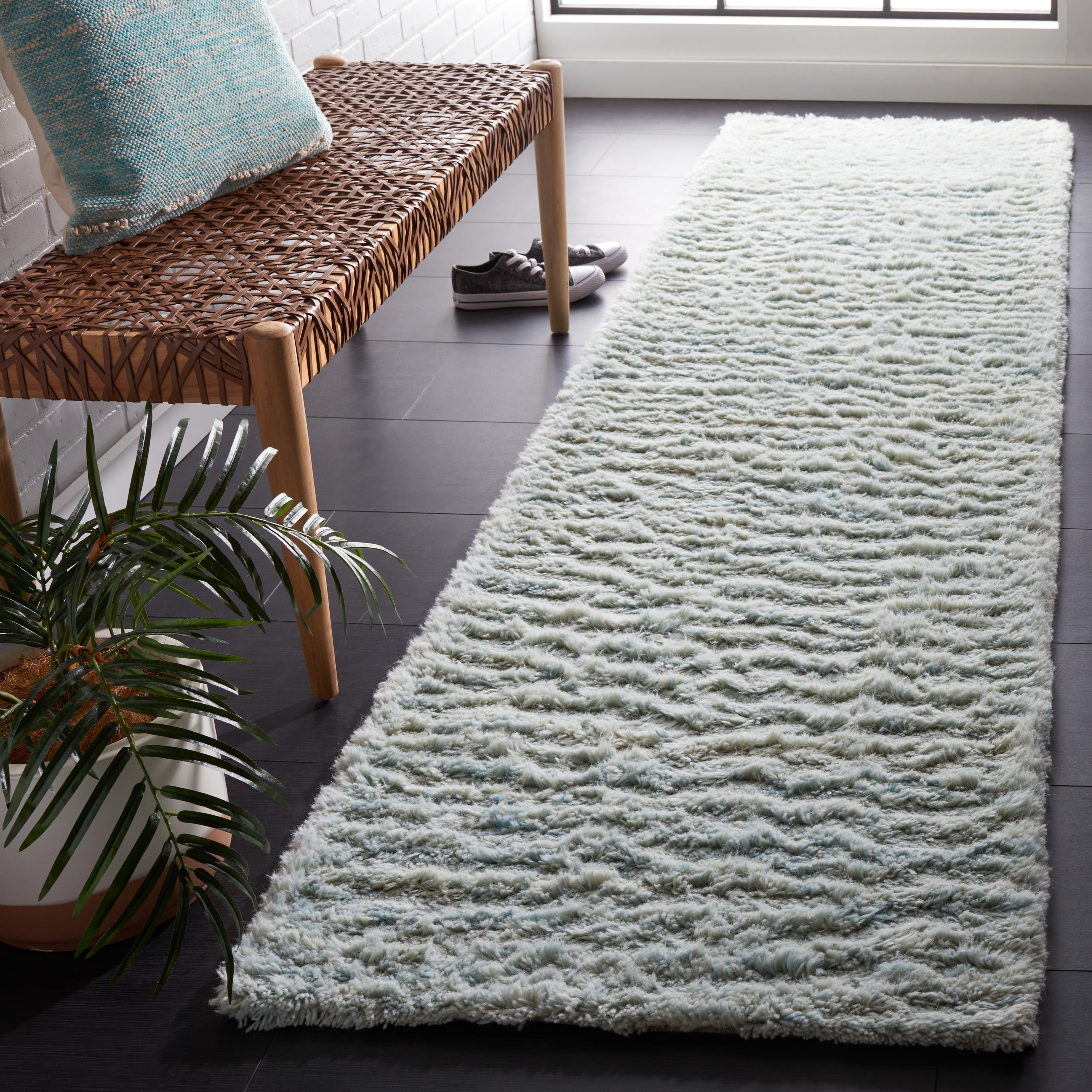 SAFAVIEH Casablanca Eugene Solid Runner Rug, Light Blue, 2'3" x 9'