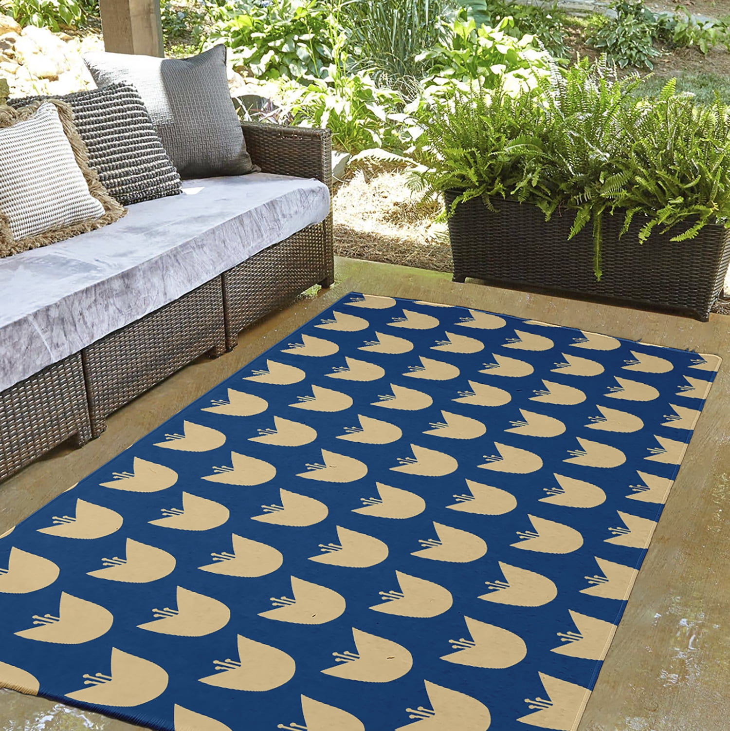 Simply Daisy 3' x 5' Dark Cobalt Blue Simple Tulip Design Spring Chenille Indoor/Outdoor Rug