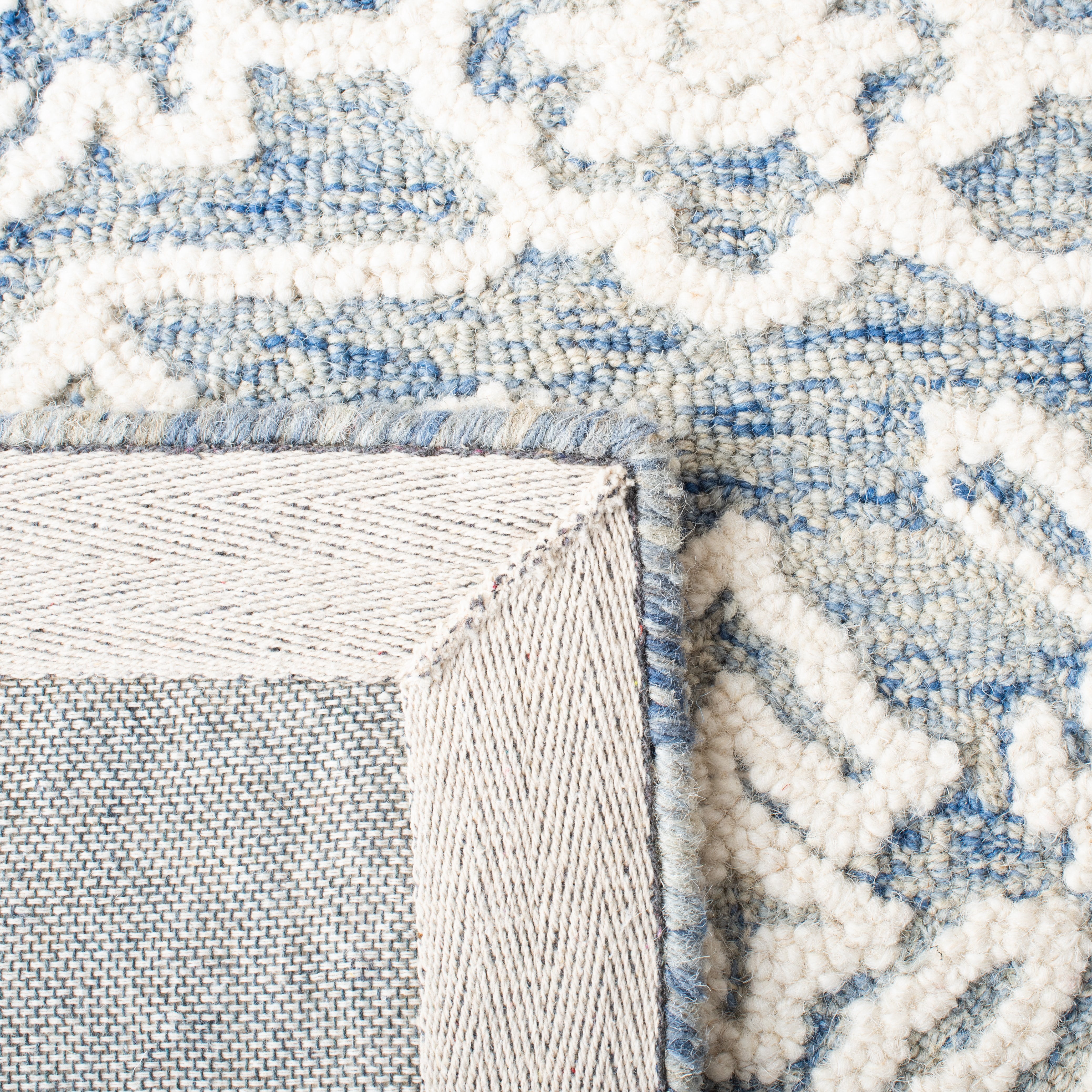 Safavieh Metro Heather Medallion Area Rug, Blue/Ivory, 6' x 6' Round
