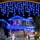 thumbnail image 1 of Guirnalda de luces LED extensible de 4 m, 96 LED, resistente al agua, para exteriores, ideal como cortina de luces para decoración navideña, jardín, patio, fiesta, color azul., 1 of 8
