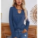 thumbnail image 2 of Camisa de manga larga para mujer, cuello redondo, escote en U, dobladillo anudado, color puro, top casual para fiesta, viaje diario, azul XL, 2 of 6
