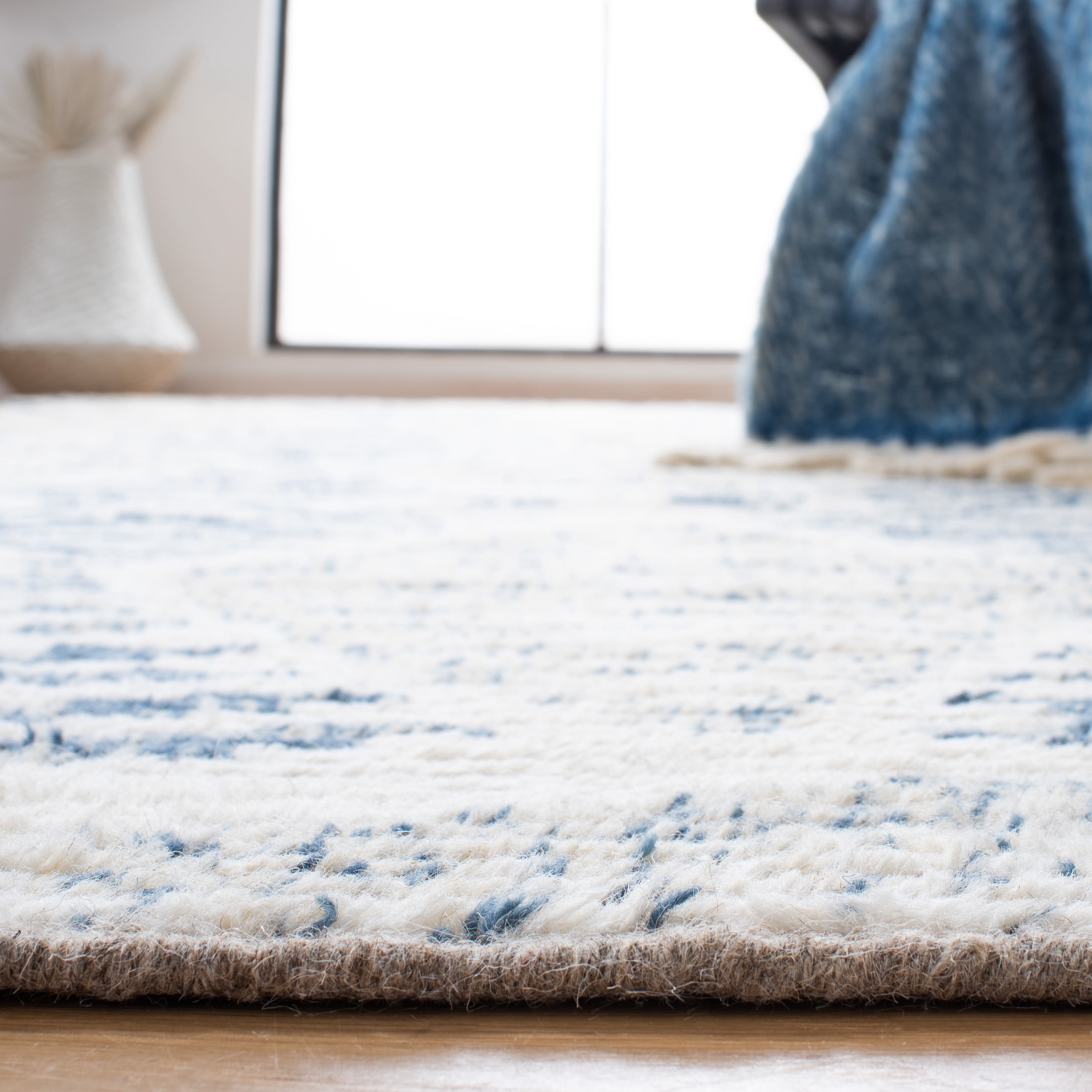 Safavieh Kenya Lilly Diamond Wool Area Rug, Blue/Ivory, 8' x 10'