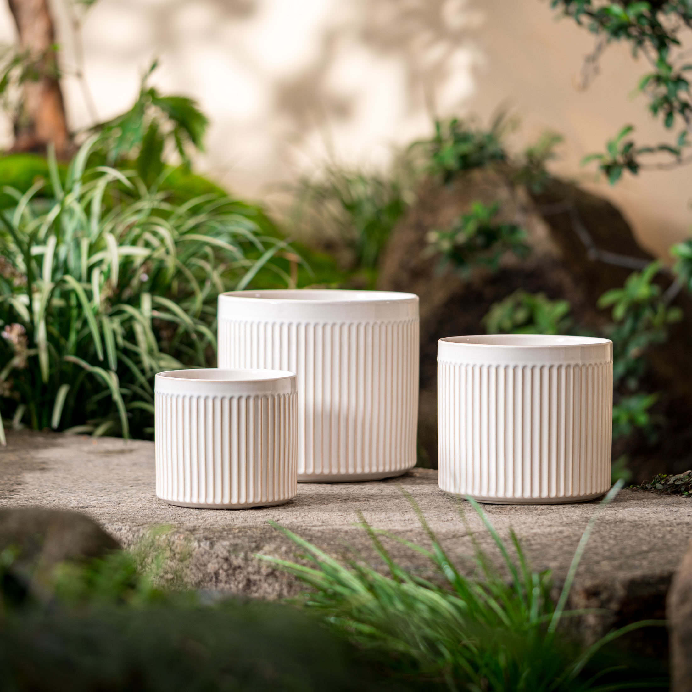 UMIAMOY Modern Cylinder Set of 3 Ceramic Flower Pots,5.7+7.0+8.6 inch Plant Pots with Drainage Holes and Saucer,Indoor Outdoor Planters for Home Patio Garden Decoration
