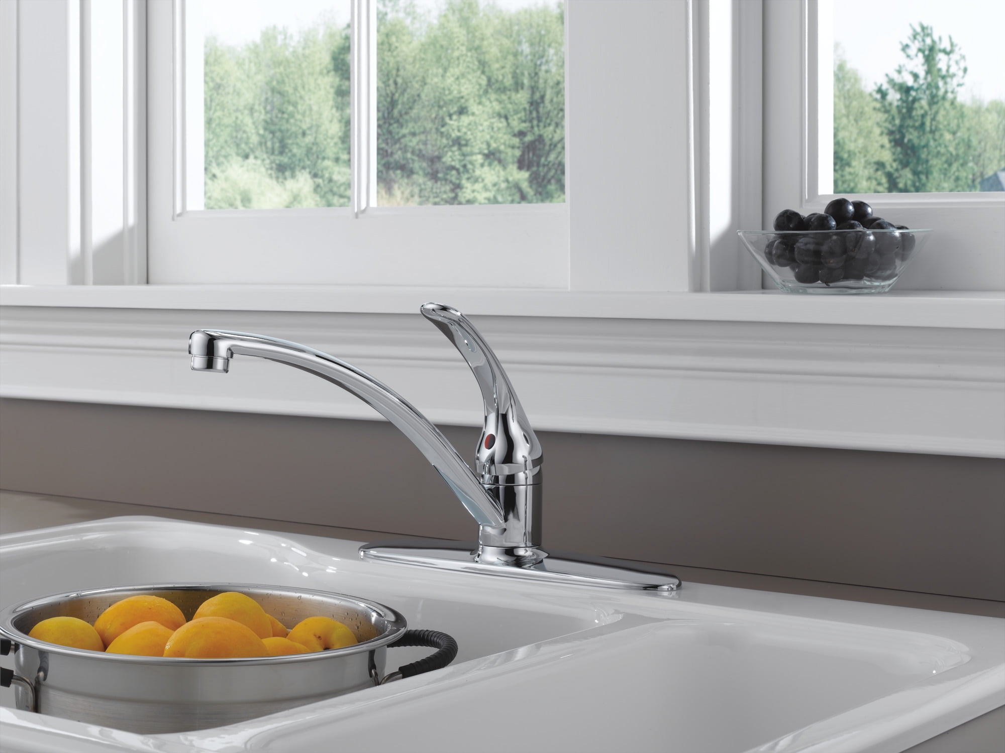 Delta Foundations Single-Handle Kitchen Faucet - B1310LF - Chrome