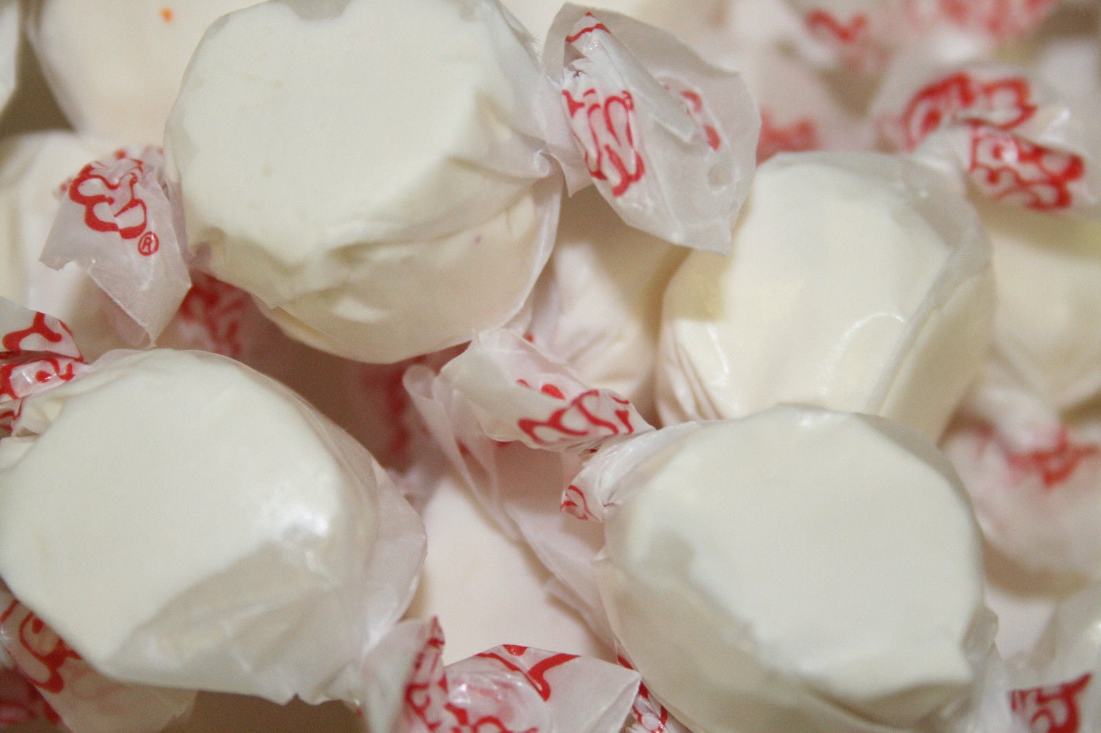 BAYSIDE CANDY SALT WATER TAFFY VANILLA, 1LB