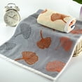 thumbnail image 4 of Juego de toallas de baño altamente absorbentes de algodón, 2 piezas -34*74cm-hoja de ginkgo- Toalla absorbente suave con estampado floral de hojas para baño, 4 of 5