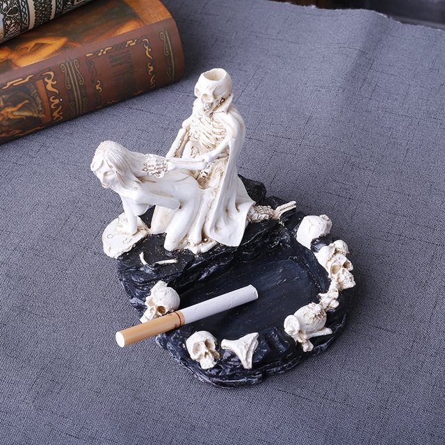Cenicero de cigarro de calavera de Halloween Cenicero de hombre sexy Cenicero de cigarrillo grande Estilo B JAMW Sencillez