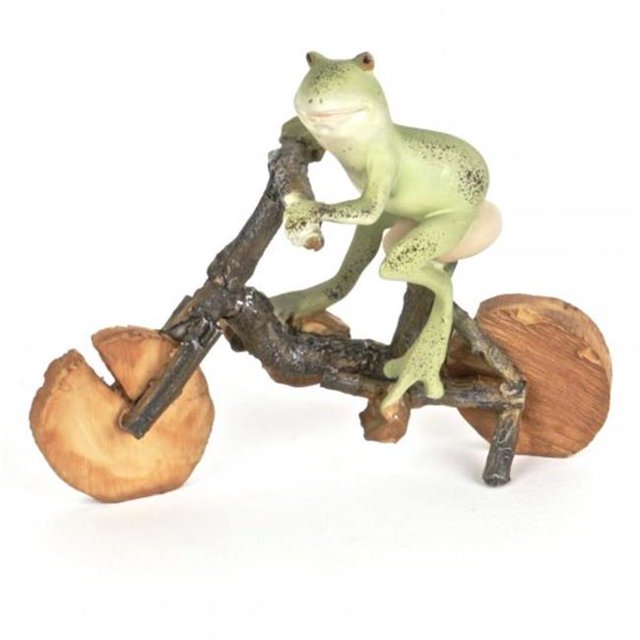 Figurine de Grenouille sur le Vélo
