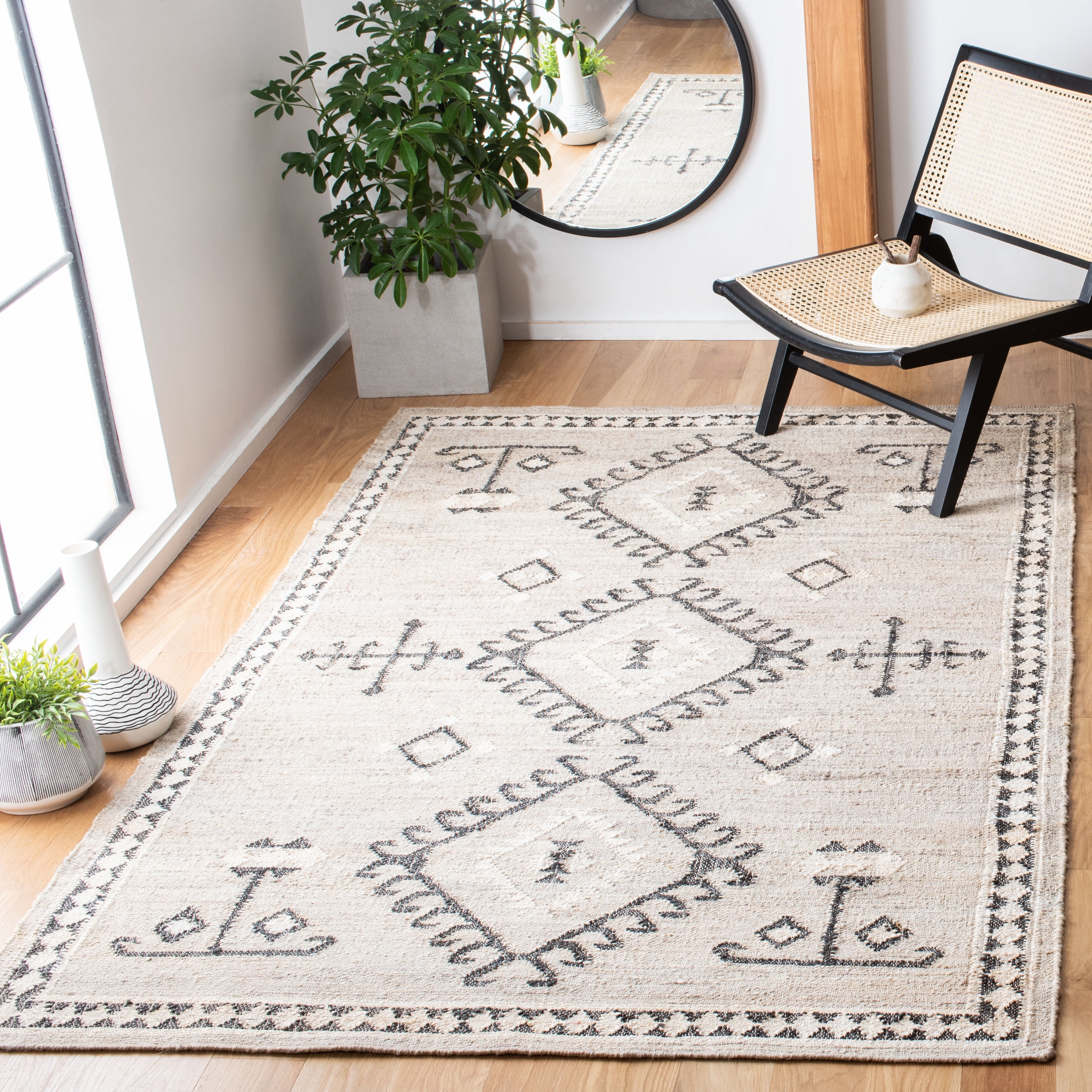 SAFAVIEH Kilim Lisette Tribal Area Rug, Grey/Black, 3' x 3' Square