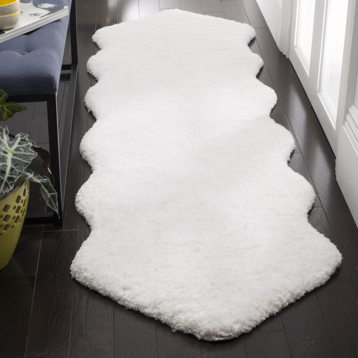SAFAVIEH Addie Solid Plush Polyester Sheep Shag Area Rug, Ivory, 3' x 5'