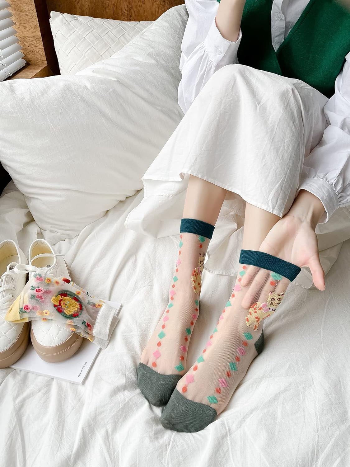 CHUNTIAN Sheer Socks,Vintage Transparent Flower Ankle High Socks,Thin Mesh Glass Silk Socks,No Slip Socks for Women