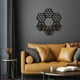 thumbnail image 5 of Juego de decoración de pared de madera hexagonal de nido de abeja | 6 piezas de adornos colgantes de madera natural | Colgante geométrico ahuecado | Inicio Patio Artesanías | Estanterías decorativas, 5 of 7
