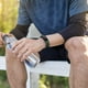 thumbnail image 4 of Paquete de 4 Compatible con bandas Fitbit Inspire 2, mujeres y hombres, pulsera de silicona suave para rastreador de ejercicios Inspire 2, ciruela/verde/azul gris/fucsia grande, 4 of 5