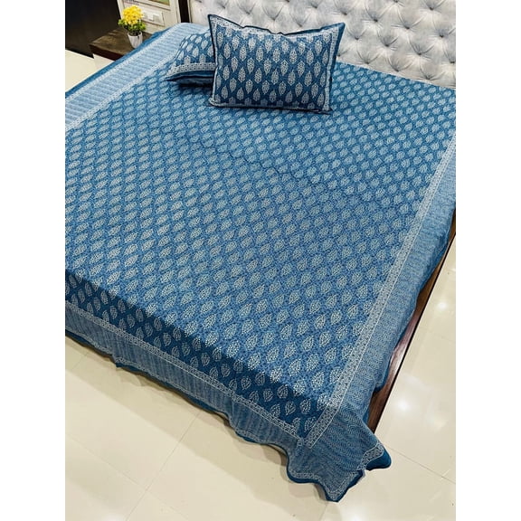 Hand Stitched Kantha Quilt: Queen/King Size Bedspread with Pillow Covers