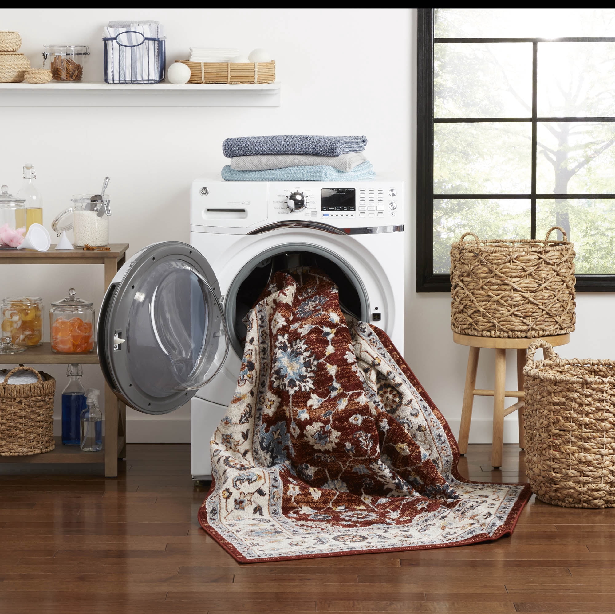 Everwash Treasure Lina Traditional Medallion Machine Washable Indoor Area Rug, Red/Ivory, 6'6"x9'2"