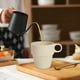 thumbnail image 4 of Taza de plástico termoaislante con tapa antiderrames | Taza de desayuno de doble pared con asa antideslizante | Taza de viaje apta para microondas, para café, té, oficina, escuela, 4 of 6