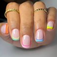 thumbnail image 1 of Uñas postizas cuadradas, uñas postizas cortas, pegamento brillante en las uñas, punta francesa colorida, uñas postizas para mujeres, 24 Uds., 1 of 5