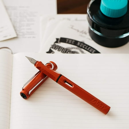 Lamy Safari 16 Fountain Pen Medium Red