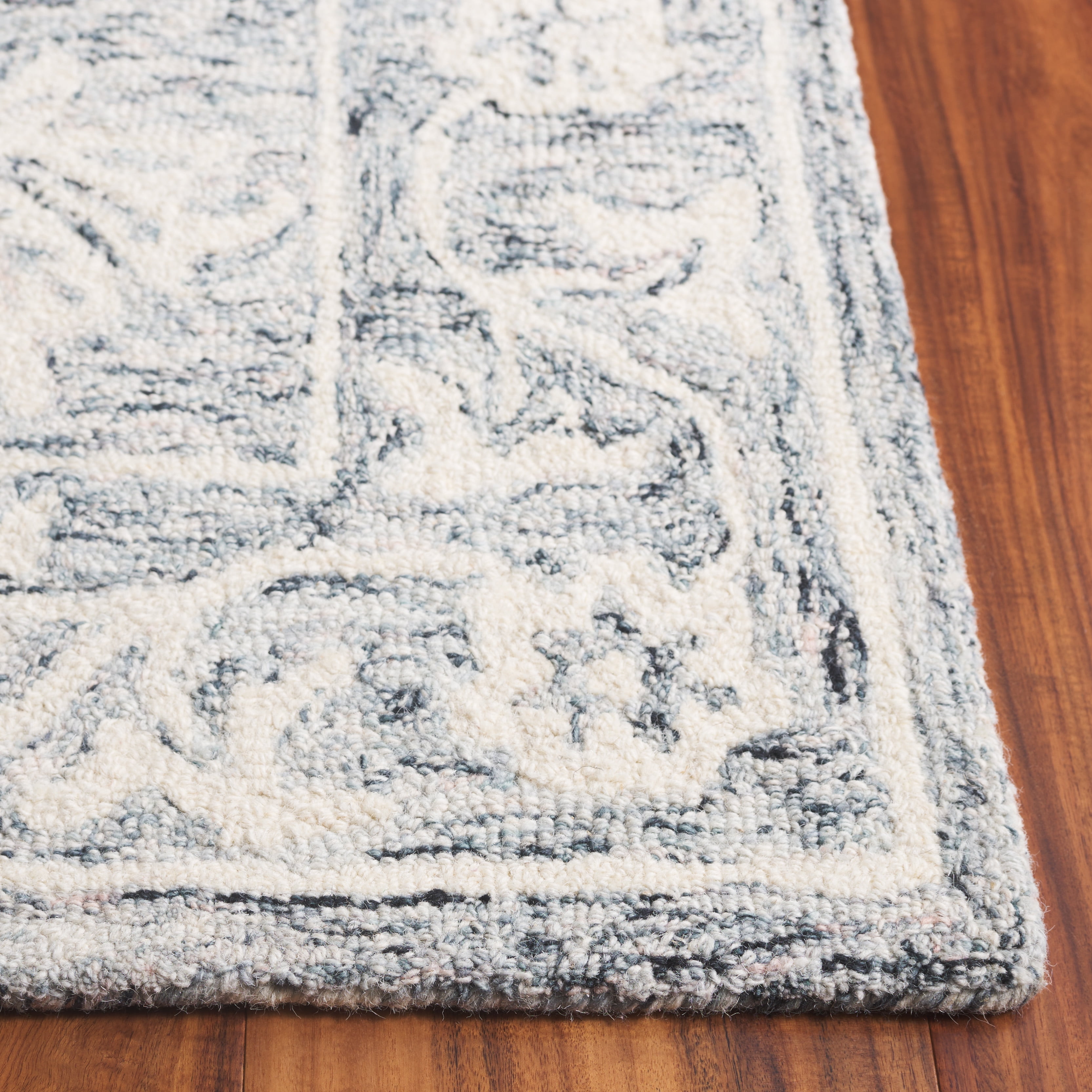 SAFAVIEH Capri Serenity Floral Wool Area Rug, Blue/Ivory, 4' x 6'