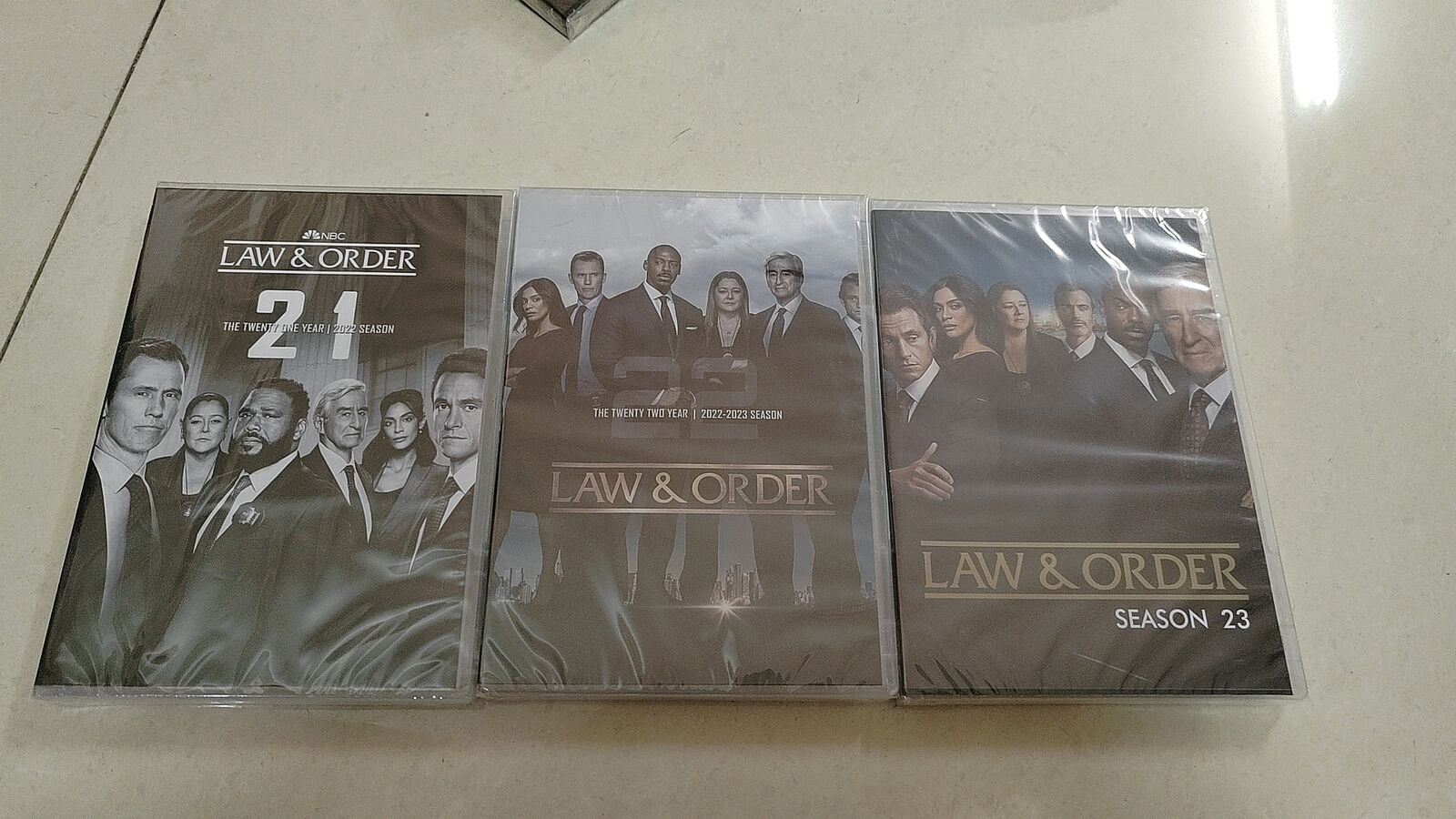 Law and Order: Complete Series Box Set Seasons 1-20 (DVD