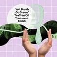 thumbnail image 3 of Peine de Tratamiento Wet Brush Go Green Infundido con Aceite de Árbol de Té, 3 of 3