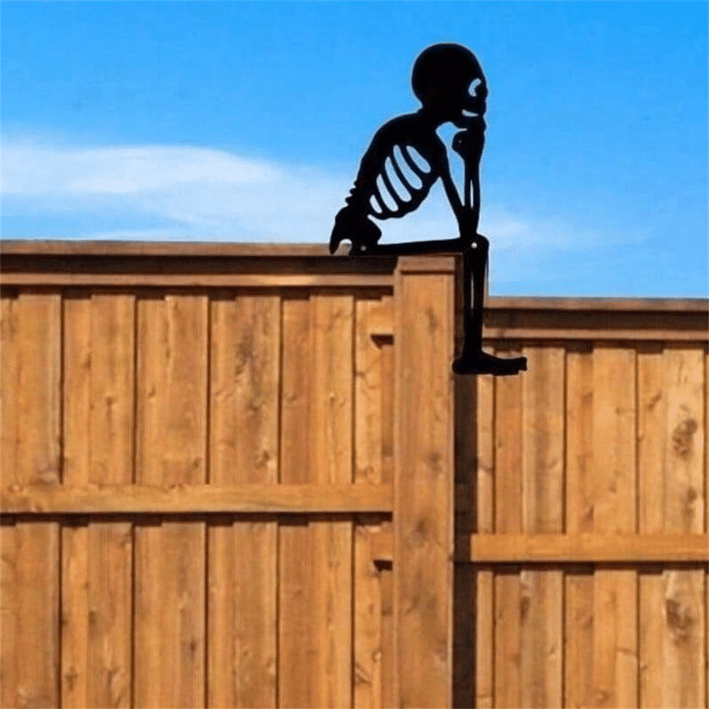Vintage Gothic Iron Skull Sculpture Halloween Garden Yard Fence Window Decor