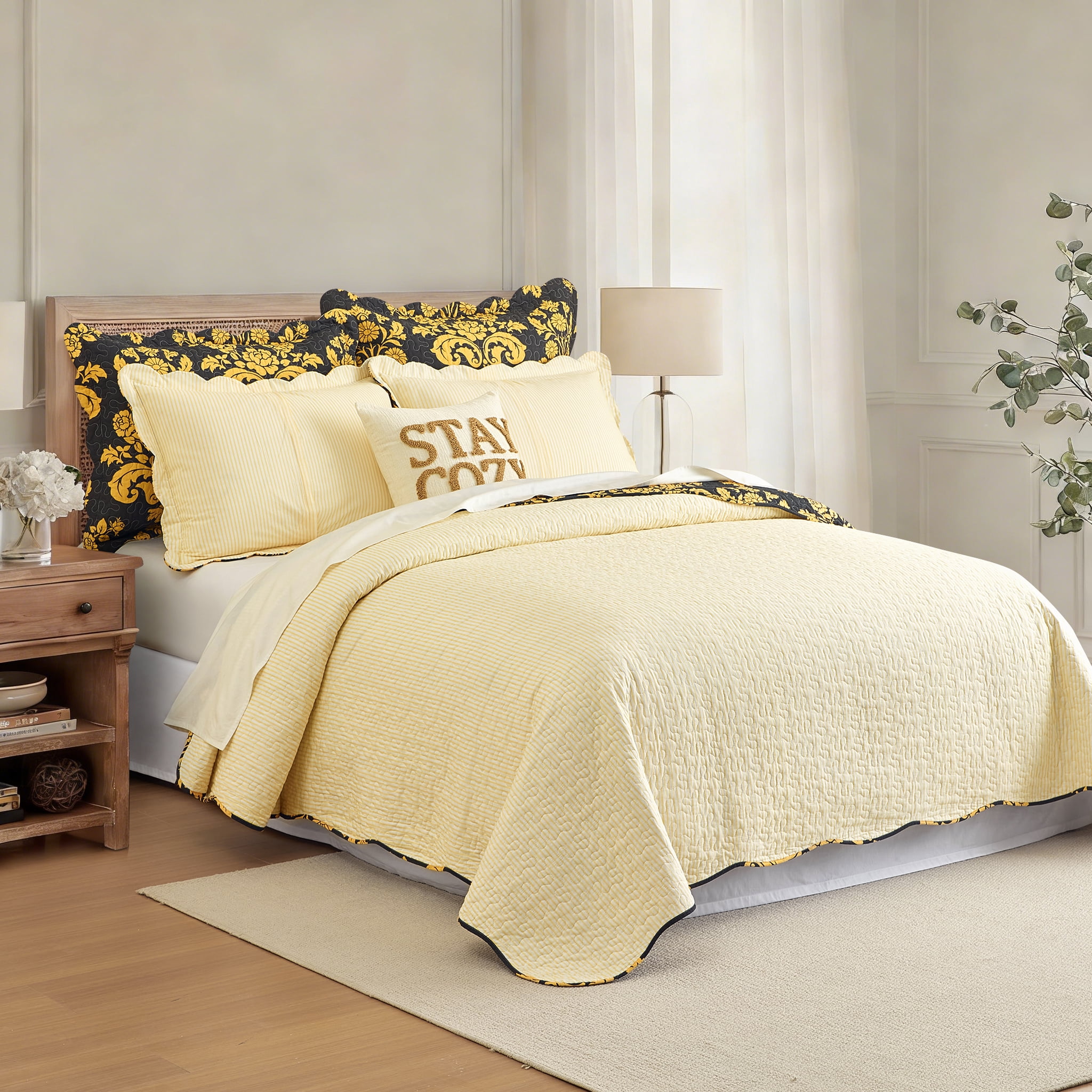 BCOTTOND Hotel-Grade Queen Size Quilt Set, 100% Cotton Reversible Damask Bedspread, Pre-Washed 3-Piece Lightweight Coverlet with 2 Shams, Black Gold