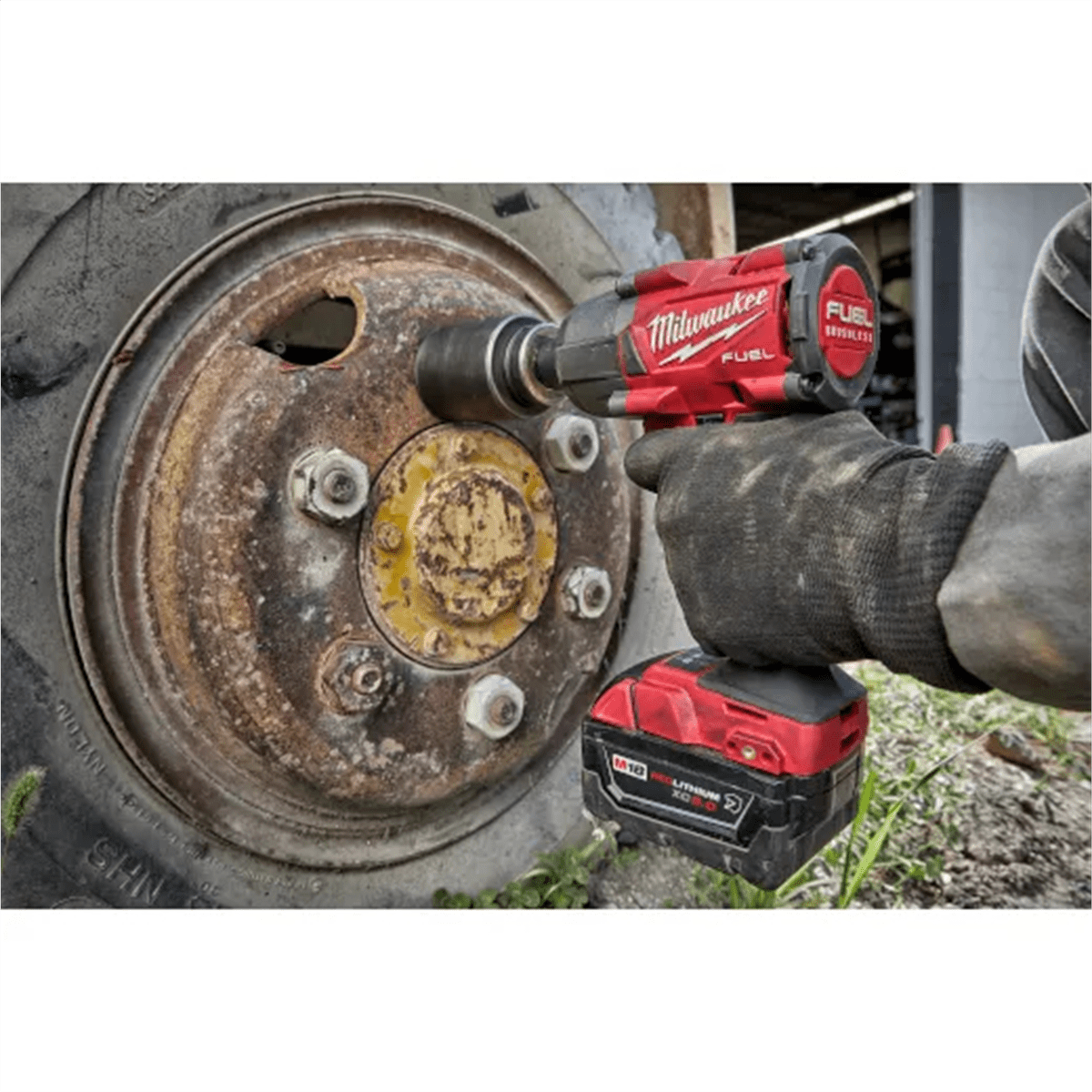 Milwaukee 2960-22R 18V Brushless 3/8" Mid-Torque Impact Wrench w/ Friction Ring