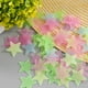 thumbnail image 5 of 50 pegatinas de pared de plástico fluorescentes noctilucentes con estrellas luminosas que brillan en la oscuridad, para decorar el techo y el dormitorio infantil., 5 of 7