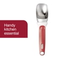 thumbnail image 2 of Cuchara para helado Zyliss Right Scoop ergonómica para lavavajillas, color rojo, 2 of 7