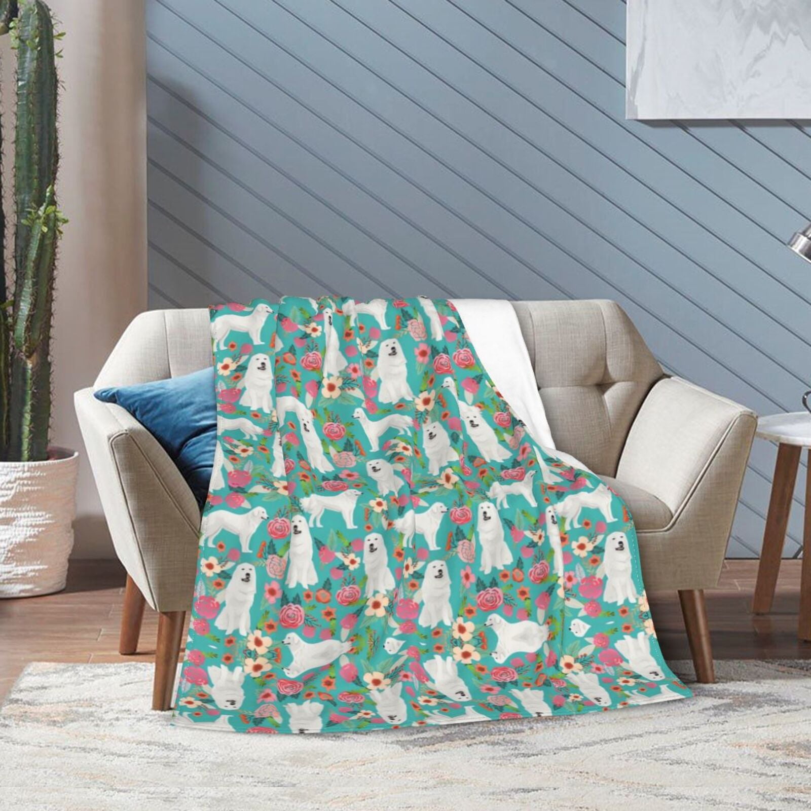 Wijzvio Great Pyrenees Dogs Flower Floral Throw Blanket Soft Fuzzy Fleece Blanket For Couch Bed Living Room Decoration 60"X50"