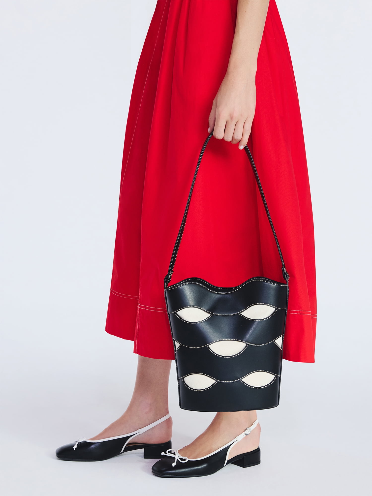 Free Assembly Women's Maria Cut Out Bucket Bag, Black/Cream