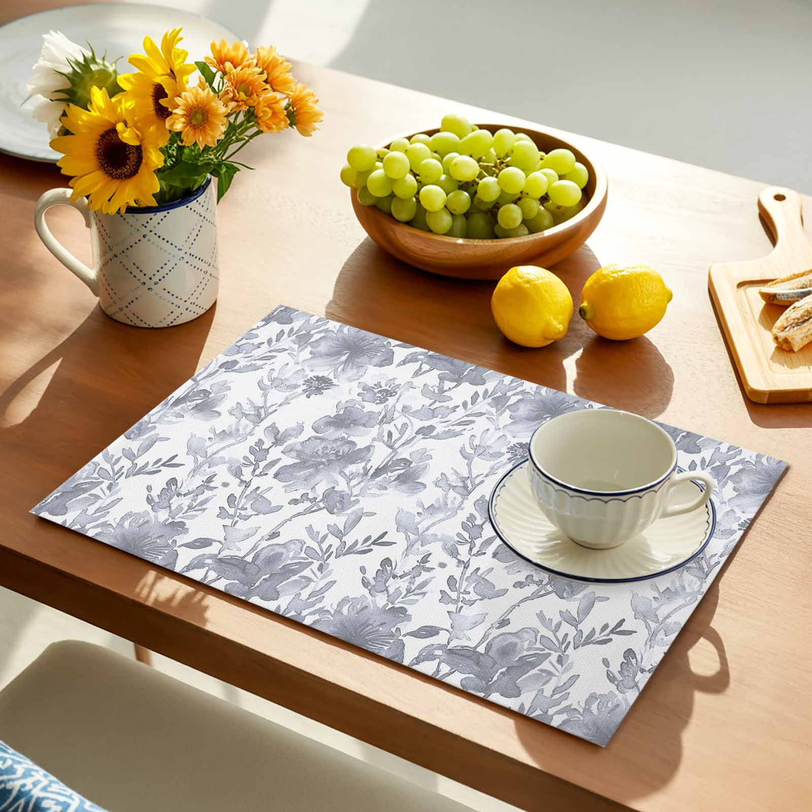 Placemat Watercolor Flower Placemats for Dining Table Gray Floral Plant Washable Table Mats for Party Kitchen Dining Decoration
