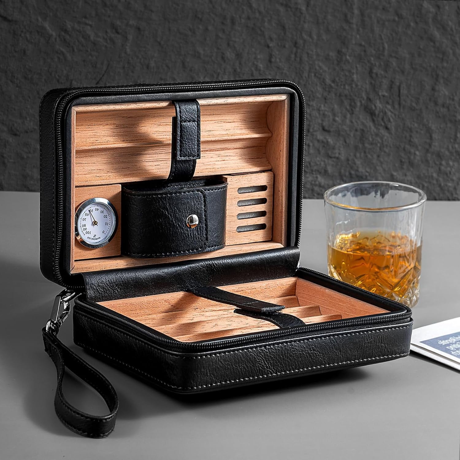 Cigar Humidor Cedar Wood Lined Leather Cigar Case Capacity 6 pcs Built in Hygrometer & Humidifier, Cigar Holder Portable Travel Cigar Humidor Kit(Black)